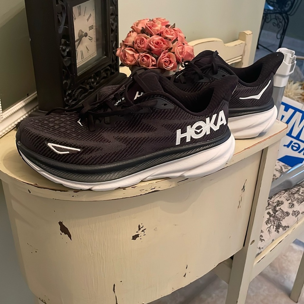Hoka One One Clifton 9 REFLECTIVE Womens Size 8 Running Shoes Sneakers Black